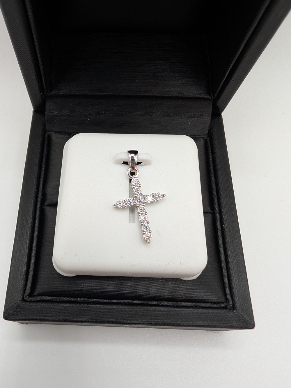 925 Silver Moissanite Cross Pendant 1.00 CTW Diamond Alternative